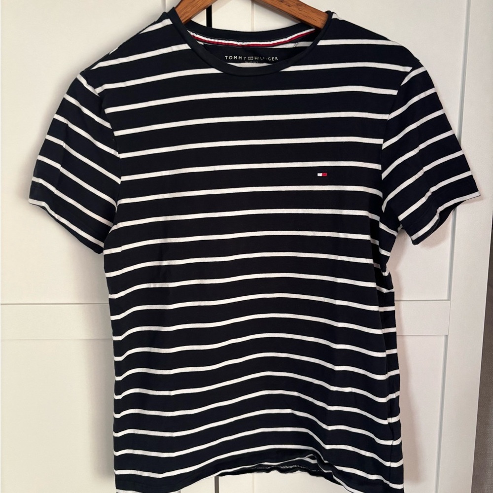 2 Tommy Hilfiger Men's Tee Shirts